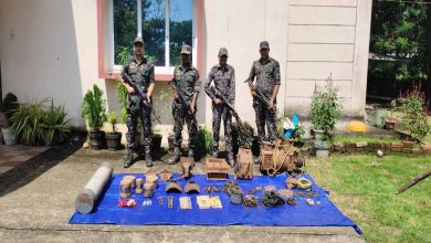 नक्सलियों